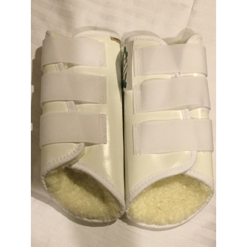 Classic Sheepskins Cross Country Boots White Pony